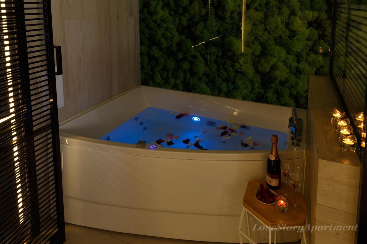 Luxury Apartments «Love Story» อิวาโน-ฟรานกิฟสเก ภายนอก รูปภาพ